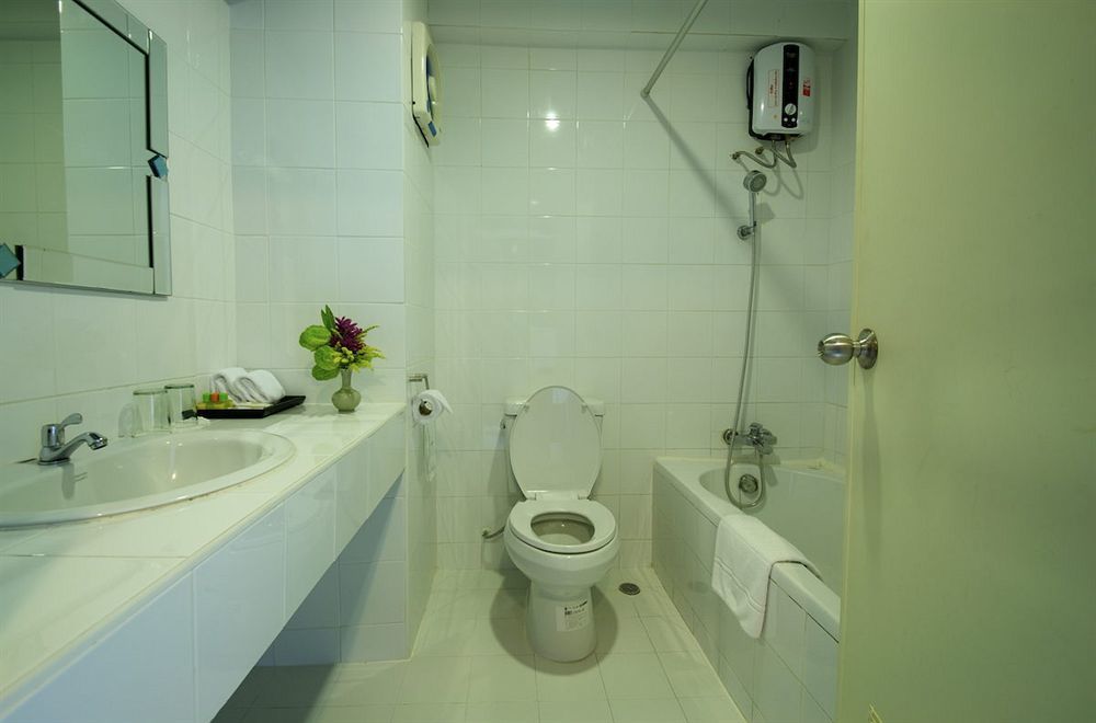 Vista Hotel Chiang Mai - Sha Extra Plus Esterno foto